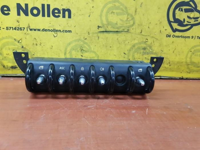 Usados Interruptor de ventanilla eléctrica Austin Mini Open (R52) 1.6 16V Cooper S Precio € 35,00 Norma de margen ofrecido por autodemontage denollen