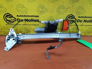 Usados Mecanismo de ventanilla de 4 puertas derecha delante Nissan Primera Estate (WP11) 2.0 16V Precio € 40,00 Norma de margen ofrecido por de Nollen autorecycling