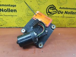 Used Front wiper motor Volvo V40 (VW) 1.9 D Price € 40,00 Margin scheme offered by de Nollen autorecycling