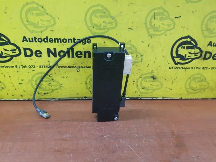 Usagé Module Bluetooth Peugeot RCZ (4J) 1.6 16V THP Prix € 30,00 Règlement à la marge proposé par autodemontage denollen