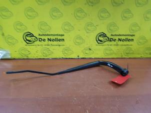 Used Front wiper arm Ford Ranger 2.2 TDCi 16V 150 4x4 Price € 36,30 Inclusive VAT offered by de Nollen autorecycling