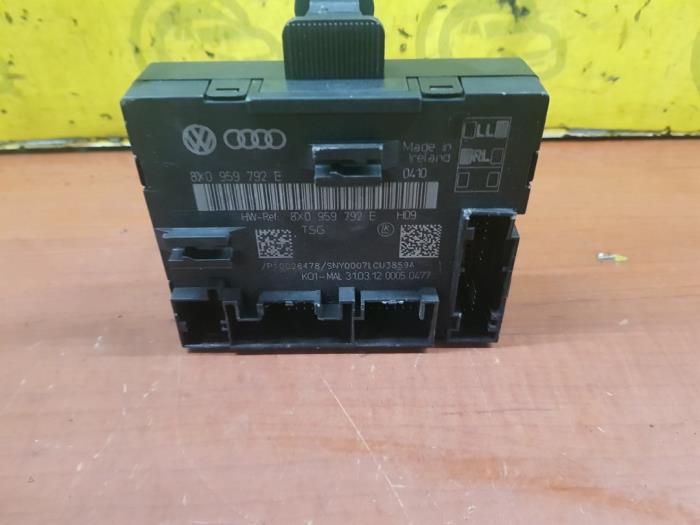 Used Body control computer Audi Q3 (8UB/8UG) 2.0 16V TFSI 170 Quattro Price on request offered by autodemontage denollen