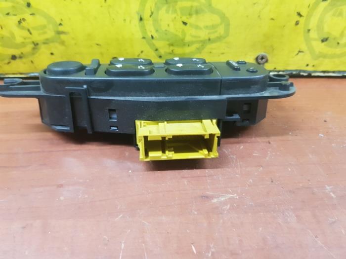 Usados Interruptor de ventanilla eléctrica Jaguar S-type (X200) 3.0 V6 24V Precio € 45,00 Norma de margen ofrecido por autodemontage denollen