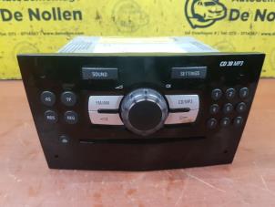 Używane Radioodtwarzacz CD Opel Corsa D 1.4 16V Twinport Cena € 75,00 Procedura marży oferowane przez de Nollen autorecycling