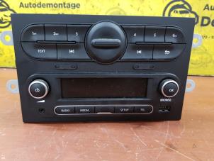 Gebrauchte Radio CD Spieler Renault Twingo III (AH) 1.0 SCe 70 12V Preis € 175,00 Margenregelung angeboten von de Nollen autorecycling