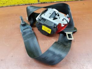 Used Rear seatbelt, left Renault Twingo III (AH) 1.0 SCe 70 12V Price € 30,00 Margin scheme offered by de Nollen autorecycling