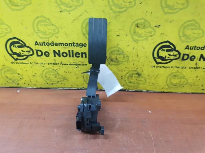 Używane Pedal gazu Renault Twingo III (AH) 1.0 SCe 70 12V Cena € 27,50 Procedura marży oferowane przez autodemontage denollen