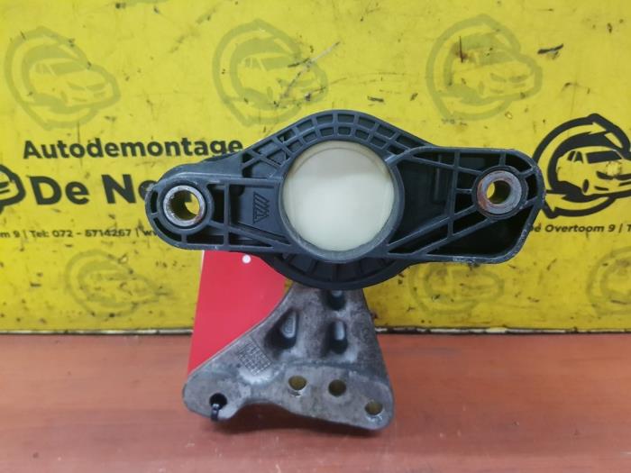 Used Engine mount Peugeot 208 I (CA/CC/CK/CL) 1.0 Vti 12V PureTech Price € 25,00 Margin scheme offered by autodemontage denollen