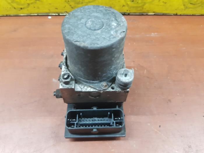 ABS Pumpe van een Citroën Jumpy (G9) 2.0 HDI 120 16V 2011