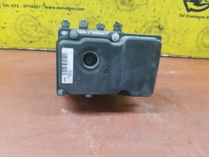 ABS Pumpe van een Citroën Jumpy (G9) 2.0 HDI 120 16V 2011