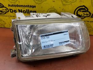 Używane Reflektor prawy Volkswagen Polo III (6N1) 1.4i 60 Cena € 25,00 Procedura marży oferowane przez de Nollen autorecycling