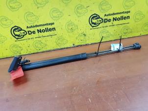 Used Set of tailgate gas struts Nissan Note (E12) 1.5 dCi 90 Price € 26,95 Margin scheme offered by de Nollen autorecycling