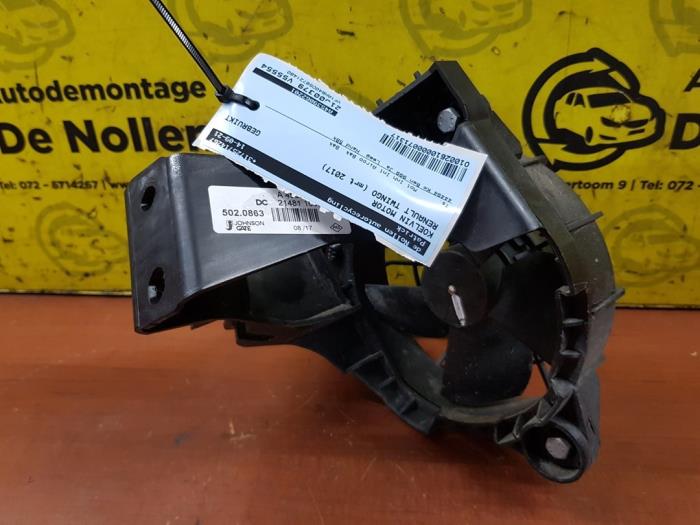 Używane Silnik wentylatora Renault Twingo III (AH) 1.0 SCe 70 12V Cena € 45,00 Procedura marży oferowane przez autodemontage denollen