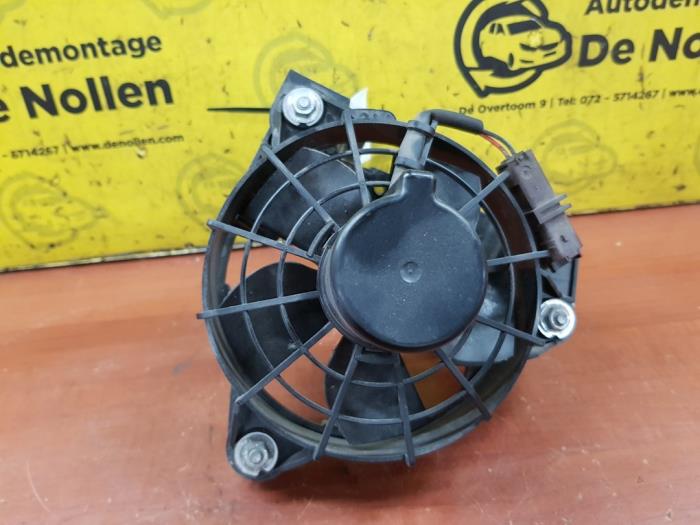 Ventilateur moteur d'un Renault Twingo III (AH) 1.0 SCe 70 12V 2017