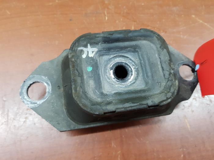 Used Engine mount Nissan Note (E12) 1.5 dCi 90 Price € 25,00 Margin scheme offered by autodemontage denollen