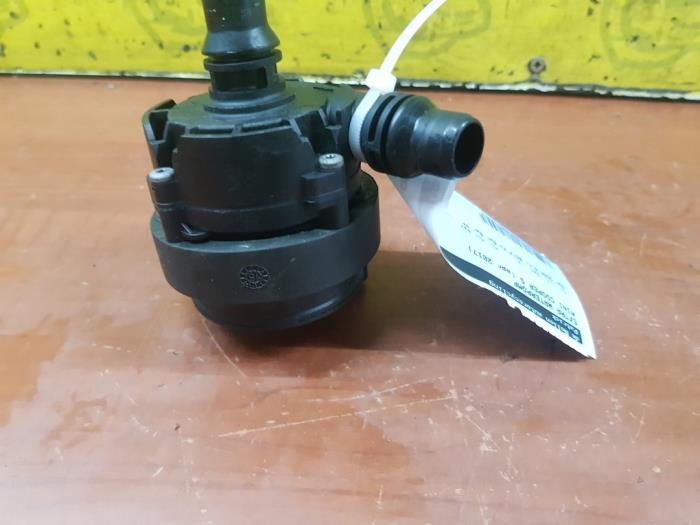 Begagnade Extra vattenpump Mini Mini (F56) 2.0 16V John Cooper Works Pris € 75,00 Marginaltabell erbjuds av autodemontage denollen