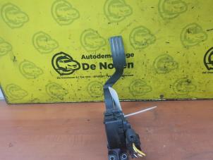 Used Accelerator pedal Ford Fusion 1.4 16V Price € 25,00 Margin scheme offered by de Nollen autorecycling