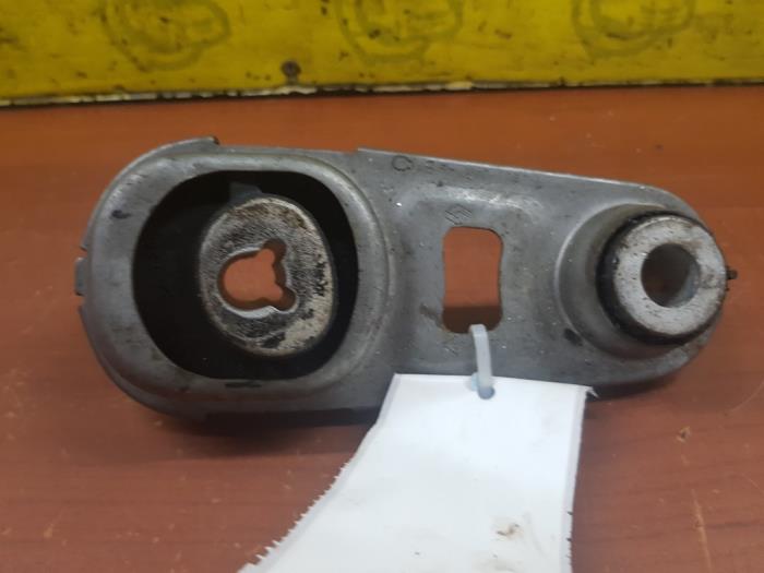 Usagé Support moteur Renault Kadjar (RFEH) 1.2 Energy TCE 130 Prix € 25,00 Règlement à la marge proposé par autodemontage denollen