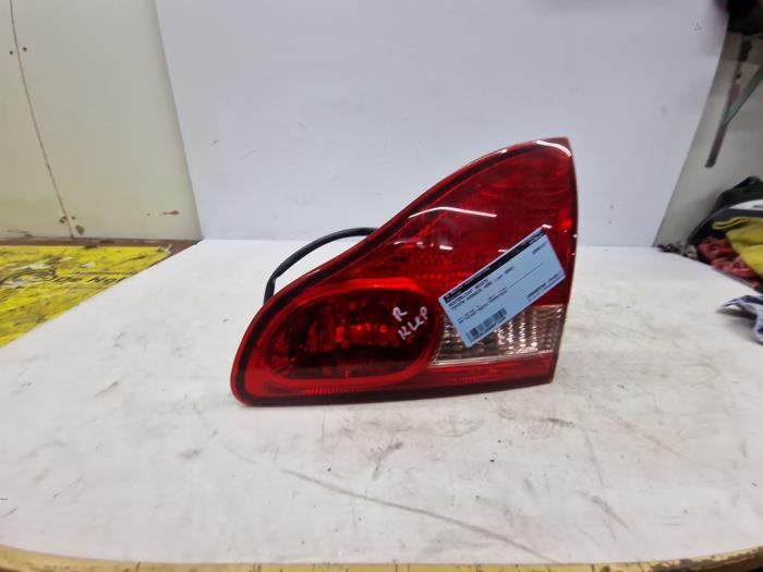 Taillight, right from a Toyota Avensis Verso (M20)  2002
