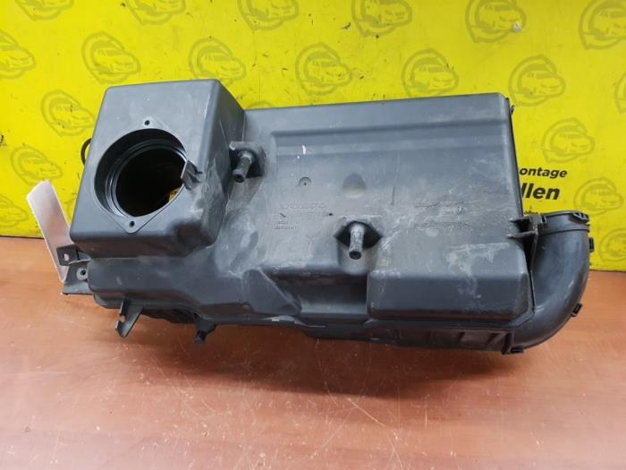 Begagnade Luftfilterhus Volvo V40 (VW) 2.0 16V Pris € 50,00 Marginaltabell erbjuds av autodemontage denollen