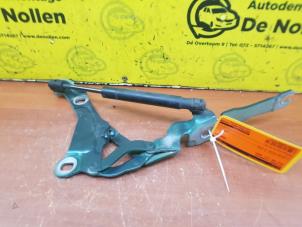Used Bonnet Hinge Mini Mini (R56) 1.4 16V One Price on request offered by de Nollen autorecycling