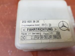 Usados Ordenador varios Mercedes S (W220) 3.2 S-320 18V Precio € 50,00 Norma de margen ofrecido por de Nollen autorecycling