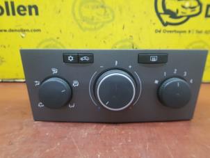 Used Heater control panel Opel Astra H SW (L35) 1.3 CDTI 16V Ecotec Price € 25,00 Margin scheme offered by de Nollen autorecycling