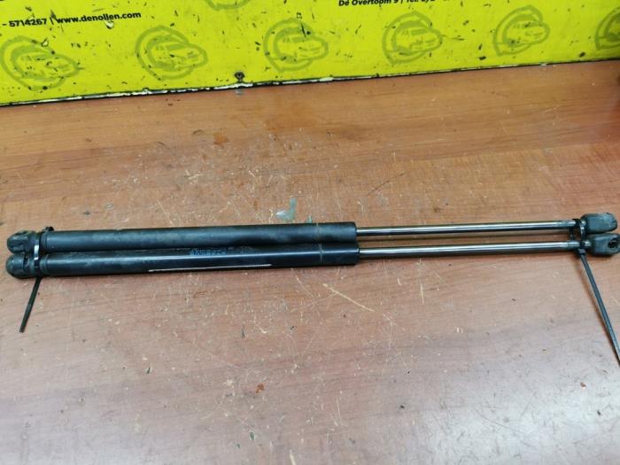 Set of tailgate gas struts from a MINI Mini (R56) 2.0 Cooper D 16V Autom. 2012