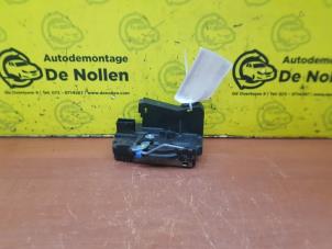 Gebrauchte Türschlossmechanik 2-türig rechts Opel Vivaro 1.9 DTI 16V Preis € 30,00 Margenregelung angeboten von de Nollen autorecycling