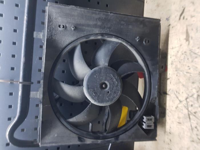 Cooling fans from a Peugeot 207/207+ (WA/WC/WM) 1.4 HDi 2010