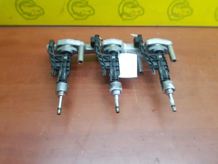Usagé Injecteur (injection essence) Mini Mini (F55) 1.5 12V Cooper Prix € 100,00 Règlement à la marge proposé par autodemontage denollen