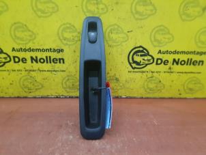 Used Electric window switch Renault Kadjar (RFEH) 1.2 Energy TCE 130 Price on request offered by de Nollen autorecycling