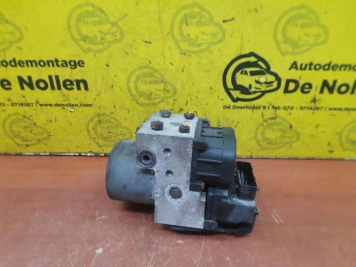 Usagé Bloc ABS MG ZR 1.4 16V 105 Prix € 142,00 Règlement à la marge proposé par autodemontage denollen
