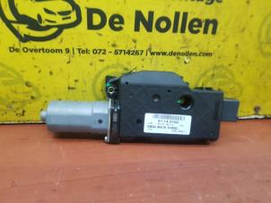 Used Sunroof motor Ford Fiesta 7 1.5 EcoBoost 12V ST Price € 75,00 Margin scheme offered by de Nollen autorecycling