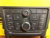 Panel de control de radio de un Opel Mokka/Mokka X 1.4 Turbo 16V 4x2 2016