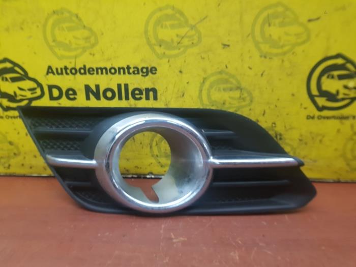 Używane Grill Opel Mokka/Mokka X 1.4 Turbo 16V 4x2 Cena na żądanie oferowane przez autodemontage denollen