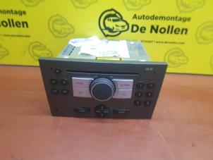 Używane Radioodtwarzacz CD Opel Corsa C (F08/68) 1.2 16V Twin Port Cena € 40,00 Procedura marży oferowane przez de Nollen autorecycling