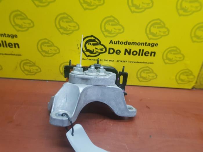 Used Engine mount Ford Fiesta 7 1.5 EcoBoost 12V ST Price € 35,00 Margin scheme offered by autodemontage denollen