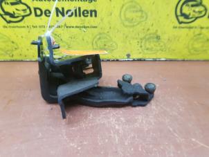 Used Sliding door roller, right Citroen Jumpy (G9) 2.0 HDI 120 16V Price € 125,00 Margin scheme offered by de Nollen autorecycling