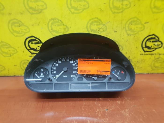 Odometer KM from a BMW 3 serie Compact (E36/5) 318 tds 1999