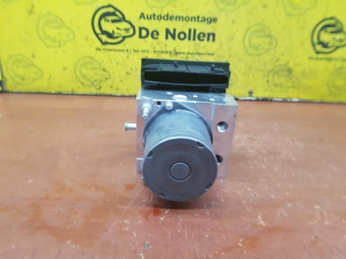 Begagnade ABS-pump Nissan 370 Z (Z34A) 3.7 V6 24V Pris € 356,00 Marginaltabell erbjuds av autodemontage denollen
