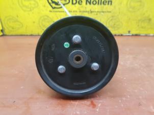 Used Power steering pump Renault Master IV (FV) 2.3 dCi 100 16V FWD Price € 90,75 Inclusive VAT offered by de Nollen autorecycling