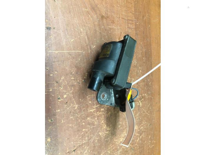 Usagé Bobine Renault Safrane II 2.5 20V RXE,RXT Prix € 40,00 Règlement à la marge proposé par autodemontage denollen