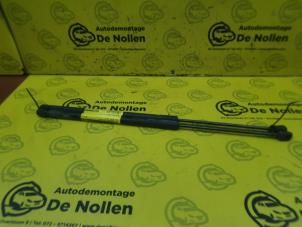 Usagé Kit amortisseur gaz hayon Opel Astra J (PC6/PD6/PE6/PF6) 2.0 CDTI 16V 165 Ecotec Prix € 26,95 Règlement à la marge proposé par de Nollen autorecycling