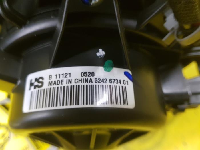 Silnik wentylatora nagrzewnicy z Opel Insignia Sports Tourer 2.0 Turbo 16V Bio-Ethanol E85 2012