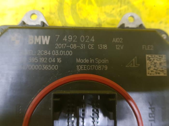 Module Xenon d'un BMW 1 serie (F20) M140i 3.0 24V Van 2019