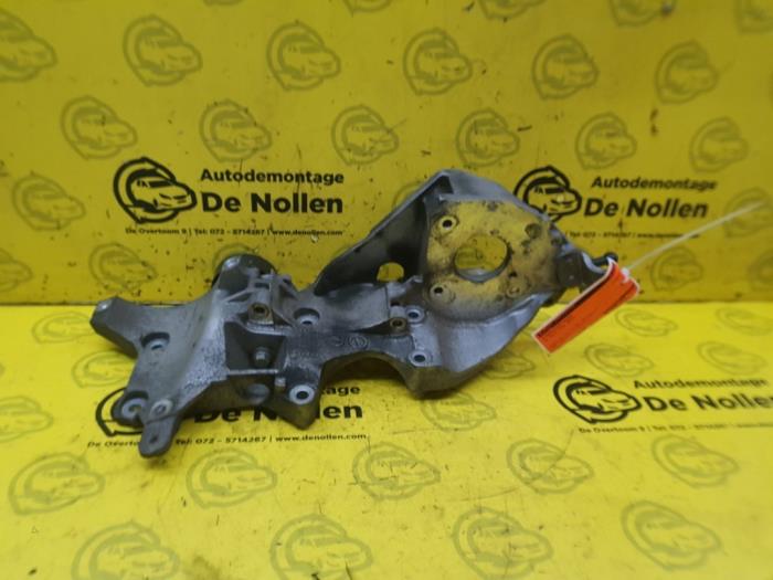 Usagé Support dynamo haut Volkswagen Polo V (6R) 1.2 TDI 12V BlueMotion Prix € 48,40 Prix TTC proposé par autodemontage denollen