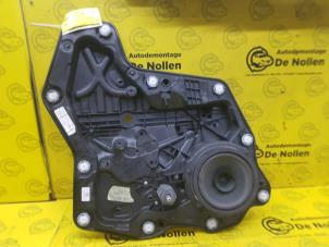 Używane Mechanizm szyby prawej tylnej wersja 4-drzwiowa Ford Fiesta 7 1.5 EcoBoost 12V ST Cena € 40,00 Procedura marży oferowane przez de Nollen autorecycling