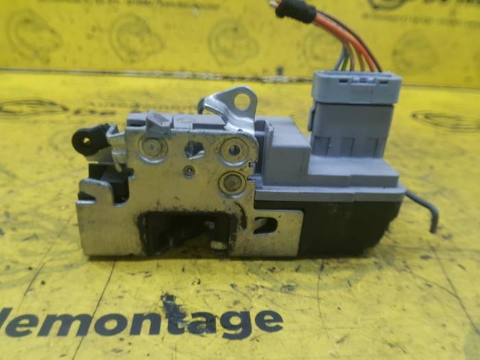 Front door lock mechanism 4-door, right Peugeot 206 1.4 XR,XS,XT,Gentry