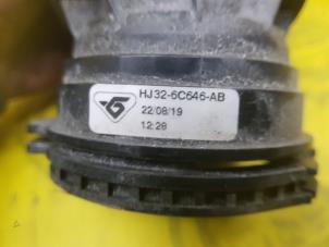 Intercooler Rohr van een Land Rover Range Rover Evoque II (LZC/LZS/LZH) 2.0 D240 MHEV 16V AWD 2019